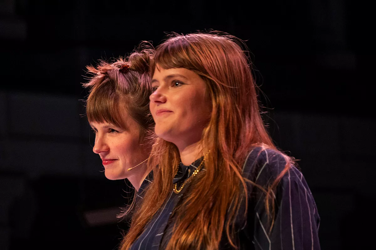 Scenefotografie De zaak Shell - ANOEK NUYENS & REBEKKA DE WIT / FRASCATI PRODUCTIES / DE NWE TIJD